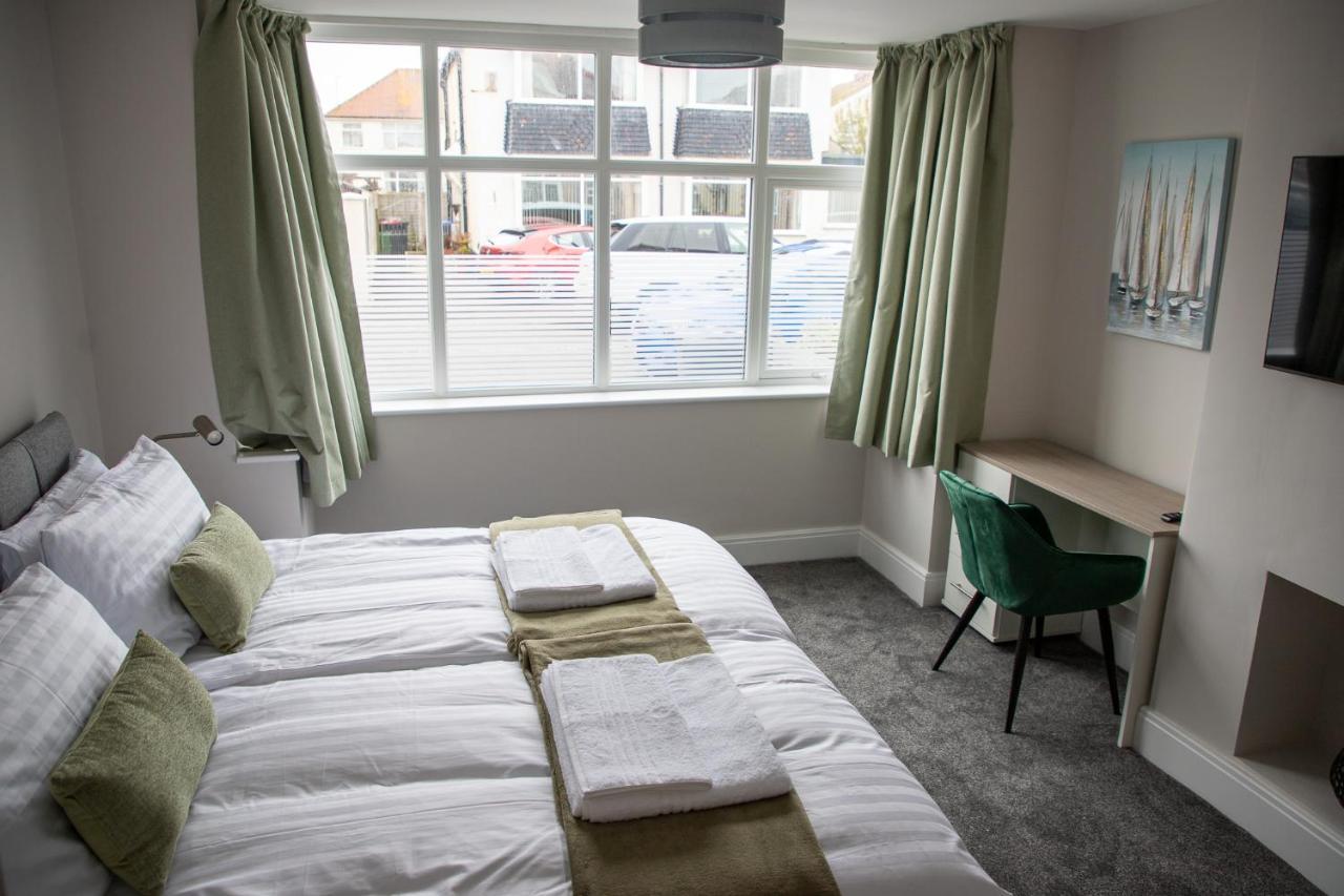 Wave Stays - Ground Floor Apartment - Outside Seating Area Cleveleys Zewnętrze zdjęcie
